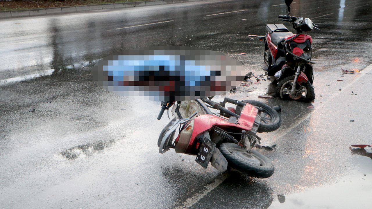 Otomobil ile 2 elektrikli bisiklet çarpıştı: 1 ölü, 1 ağır yaralı