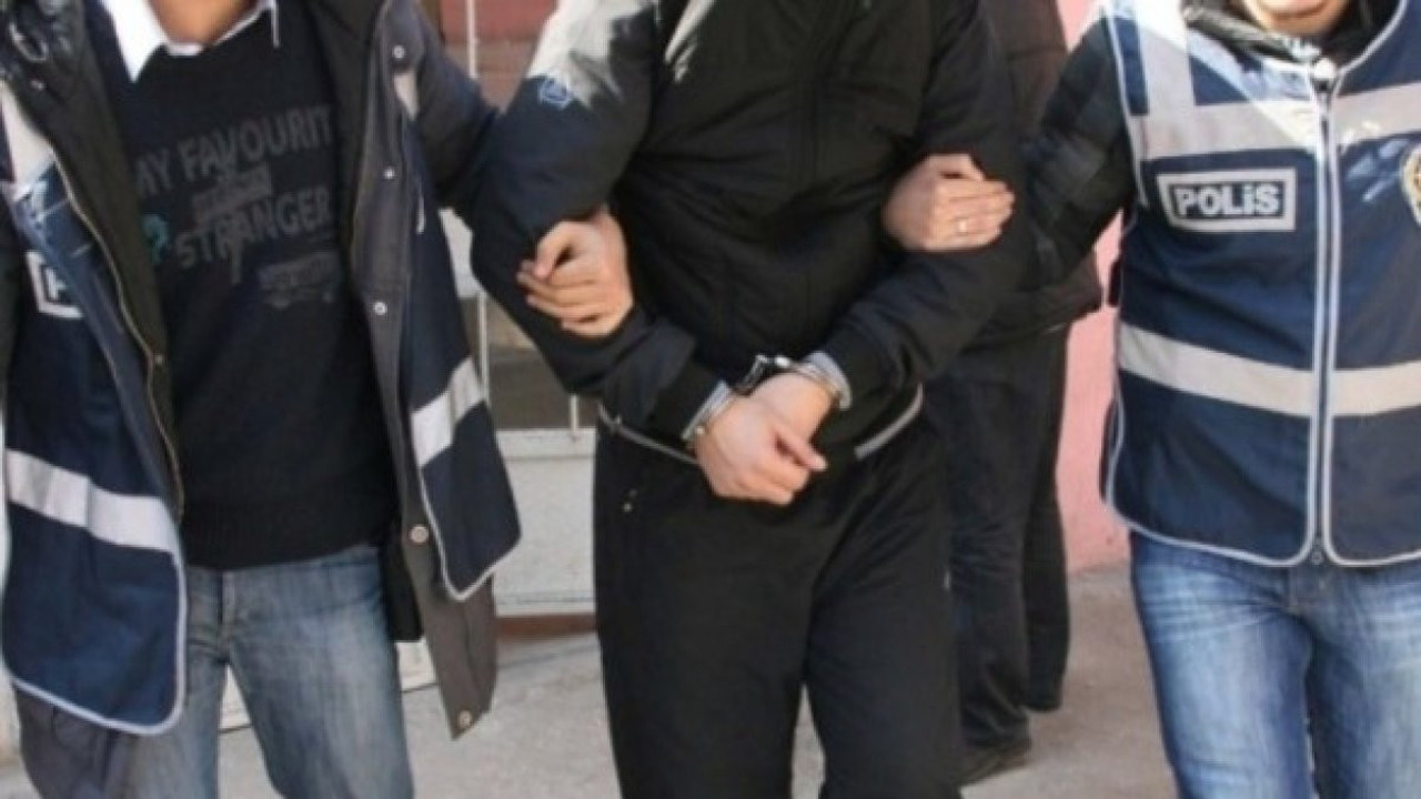 Aranan şahıs, başkasının kimliğiyle yakalandı!