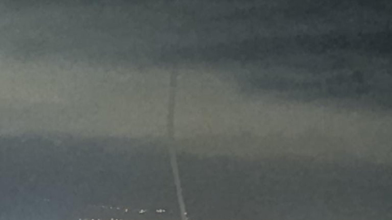 Akdeniz’de korkutan hortum! Vatandaşlar kayıt altına aldı