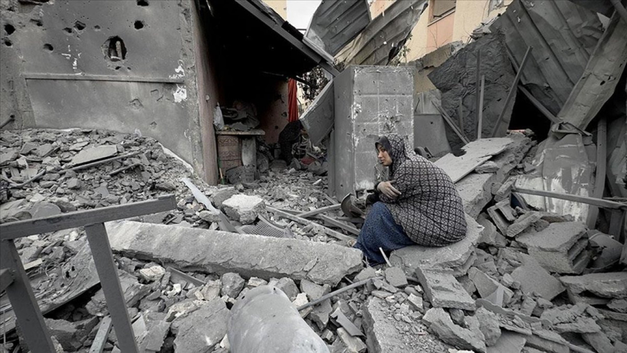 Sağlık çalışanlarından Gazze için destek yürüşü