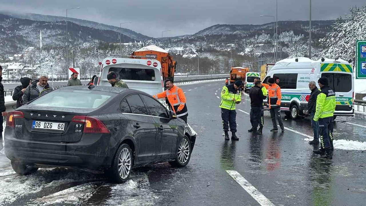 10 araç birbirine girdi: İstanbul yolu kilitlendi!