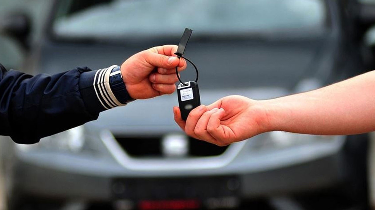 Bedel ödemeden aracı üstüne alan kişiye Yargıtay'dan dolandırıcılık kararı