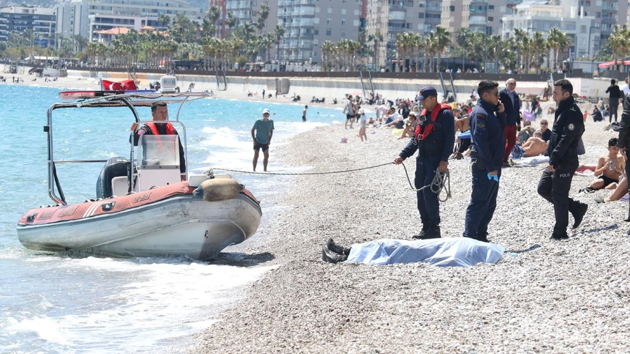 Sahilde uyudu: Denizde hayatını kaybetti