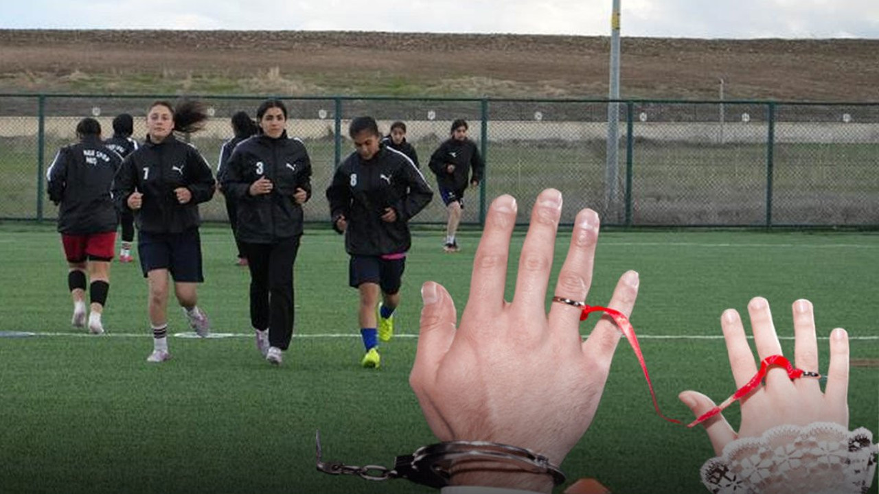 Erken yaşta evliliğe böyle tepki görülmedi! Gelinlik değil forma giydiler: Şampiyonluğa son adım...