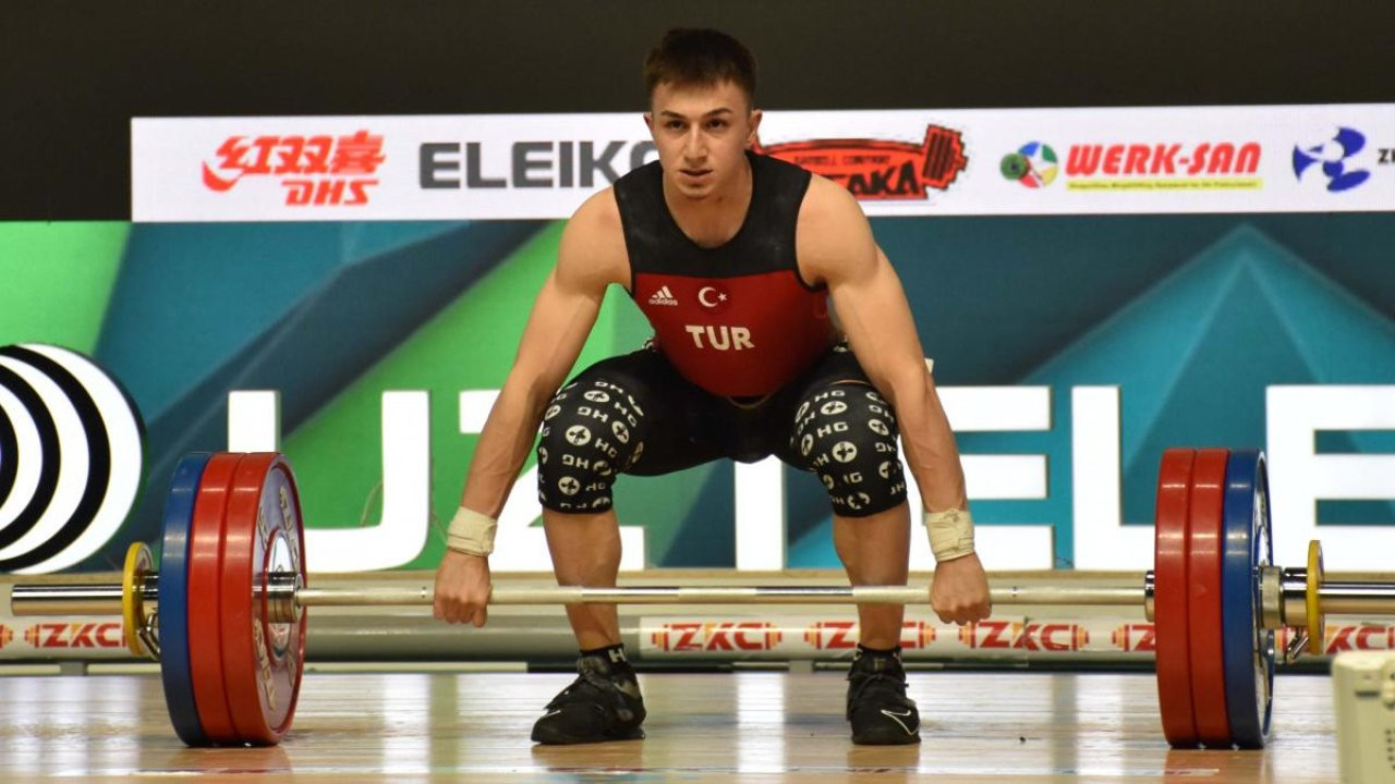 Milli halterci Yusuf Fehmi Genç'ten altın madalya! Avrupa rekoru kırdı