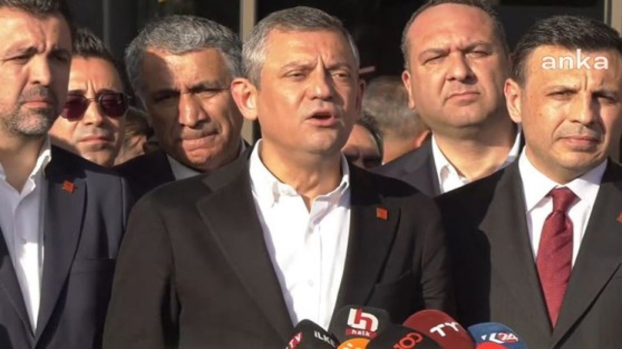 Özgür Özel Sırrı Süreyya Önder'in yatırıldığı hastanede