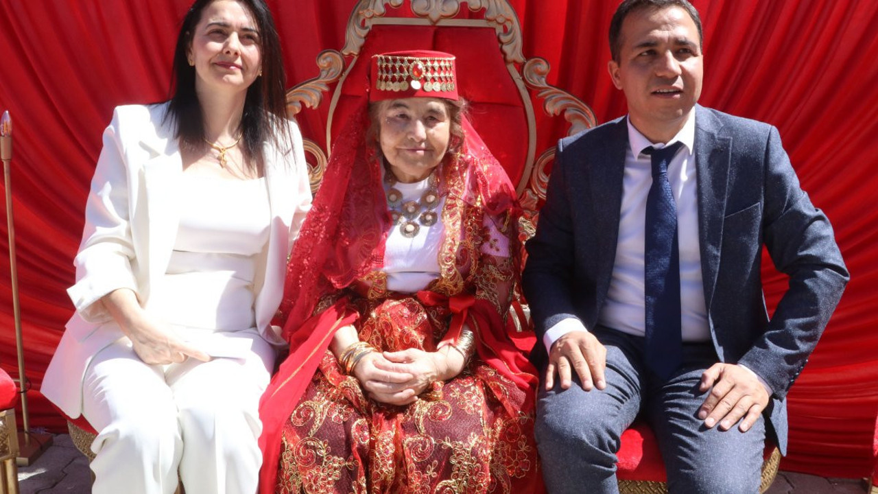 Kına gecesi hayali huzurevinde gerçekleşti