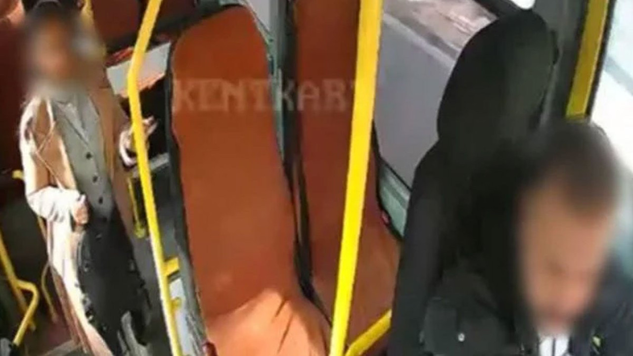 Otobüs şoförü eşini öperek uğurladı! Yolcudan hadsiz sözler...