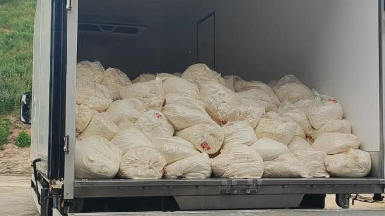 İnsan sağlığını tehlikeye atacaklardı... Son tüketim tarihi geçmiş tonlarca peynir ele geçirildi