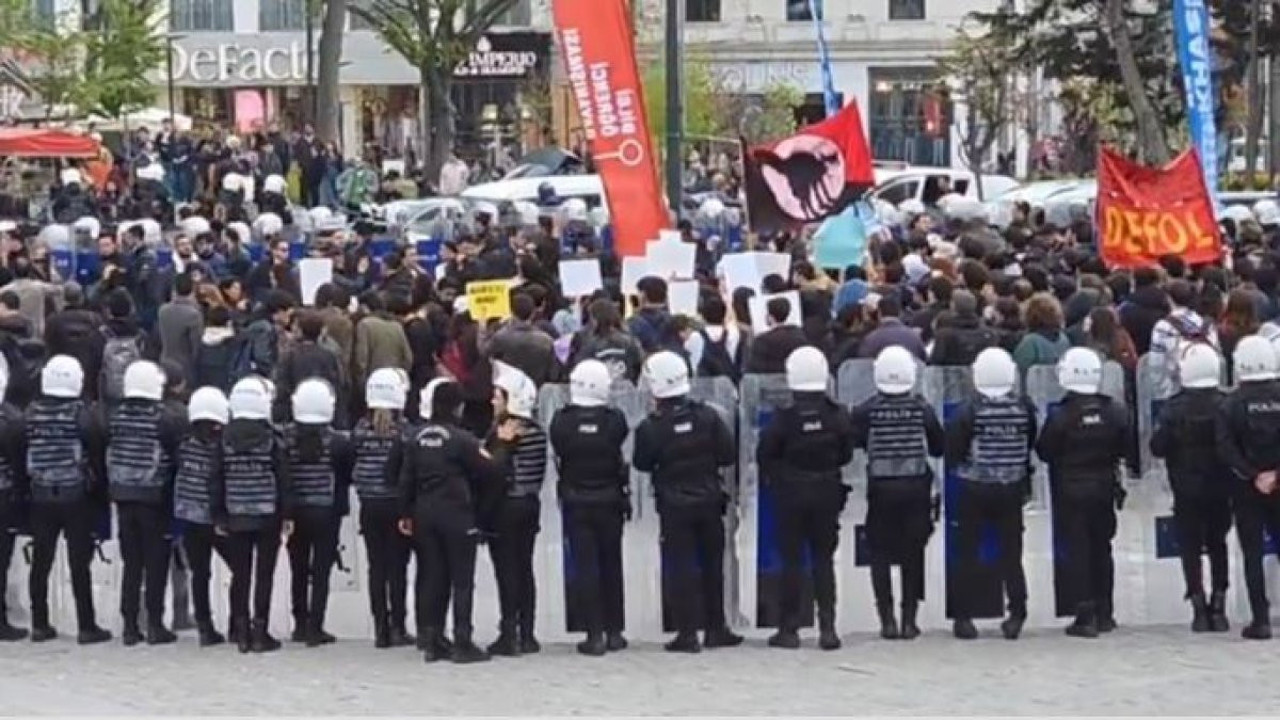 Beyazıt'ta üniversite öğrencilerine polis ablukası!