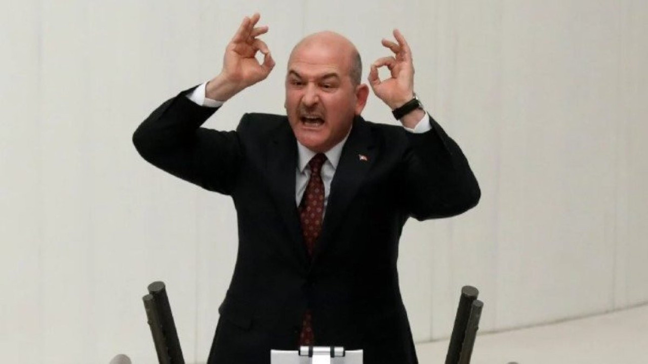 Soylu "Namussuzlara duyurulur" diyerek açıklama yaptı. Falyalı iddialarına ateş püskürdü