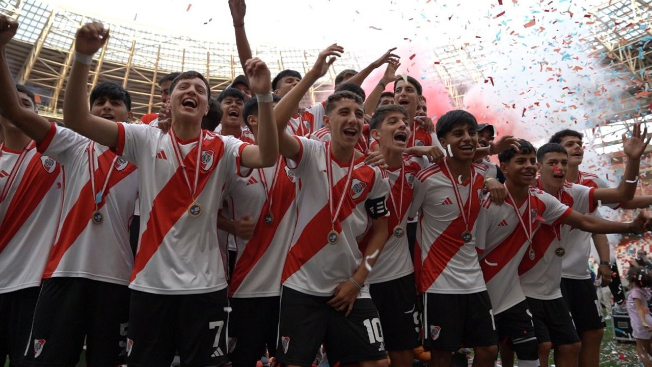 30 sahada 360 maç: Antalya’da futbol şöleni