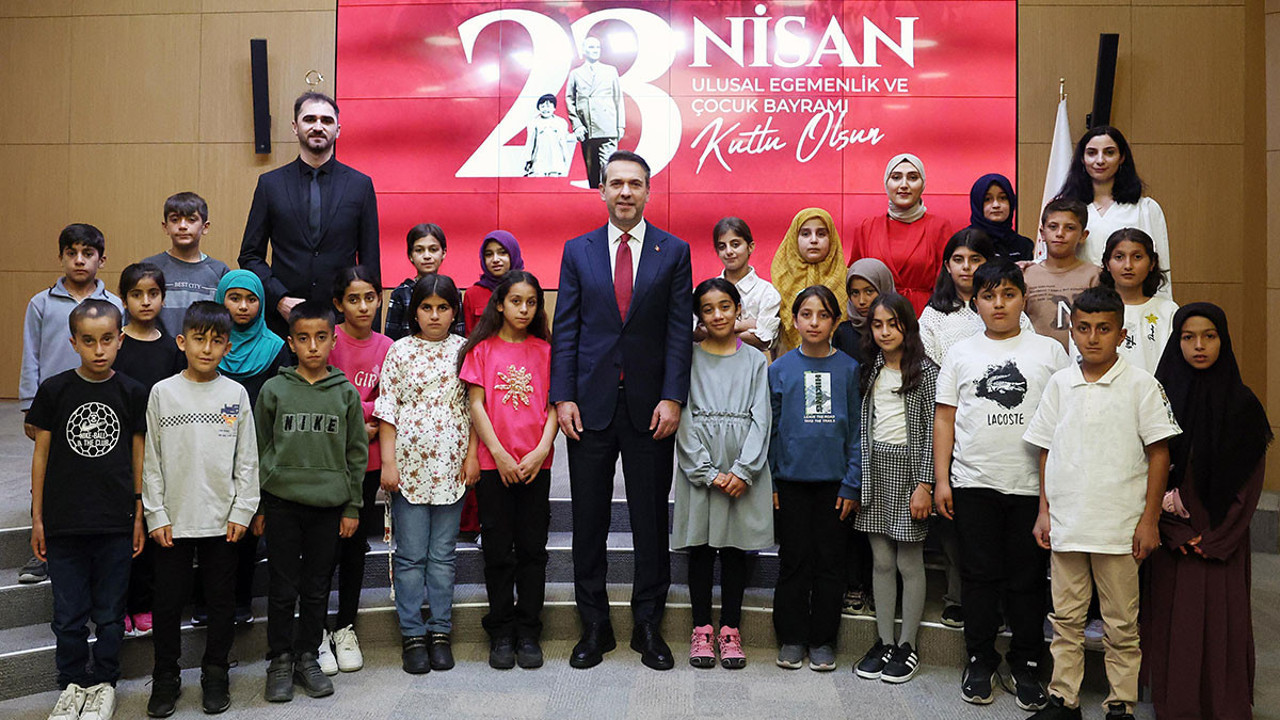 Enerji Bakanı Bayraktar'dan 23 Nisan mesajı