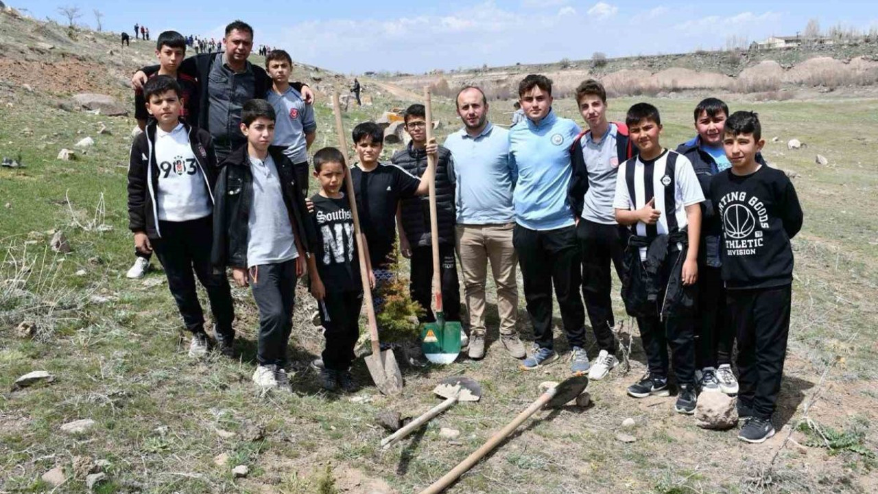 2 bin fidan toprakla buluştu