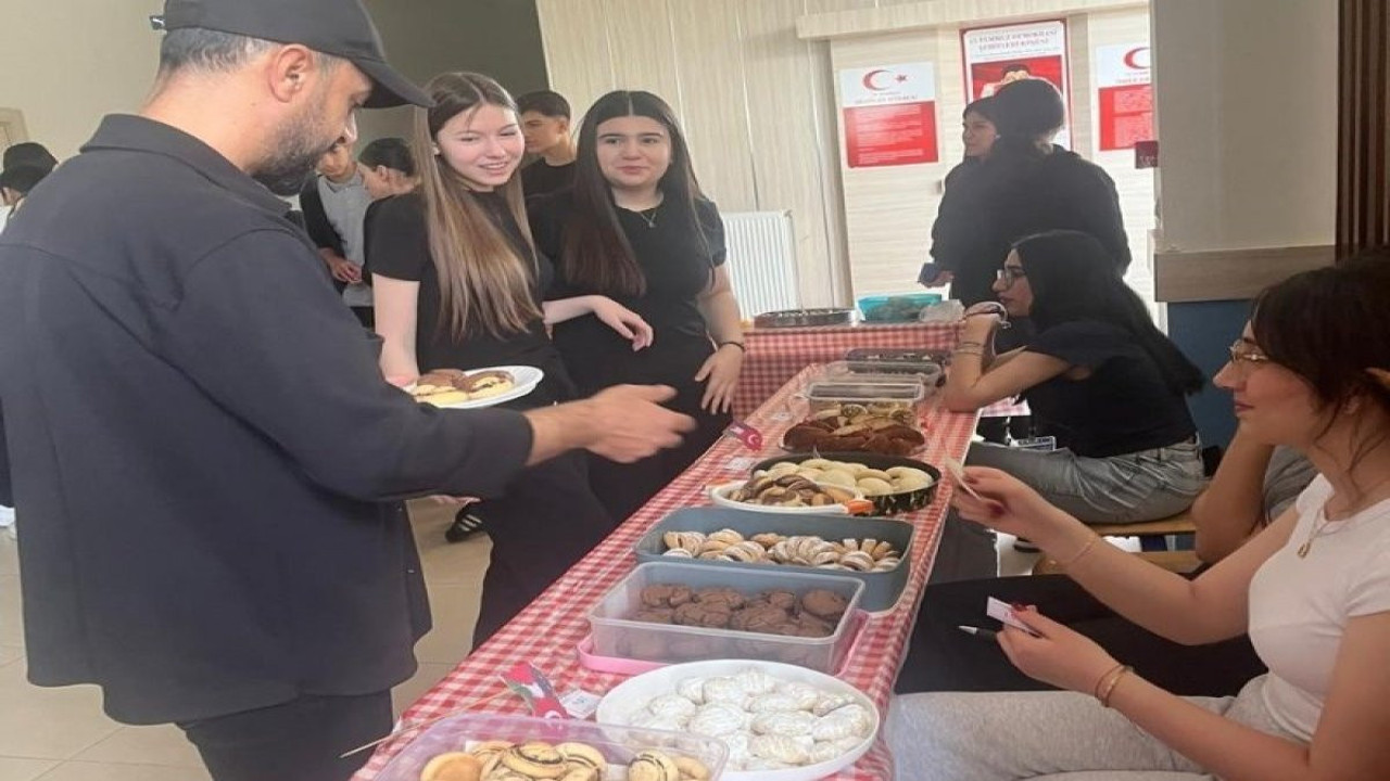 Diyarbakır’da liseli öğrenciler Gazzeli çocukları unutmadı