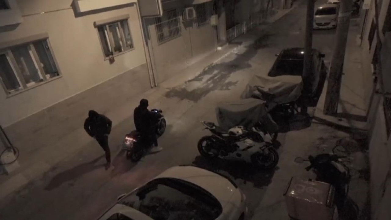 Motosiklet hırsızları kameraya takıldı