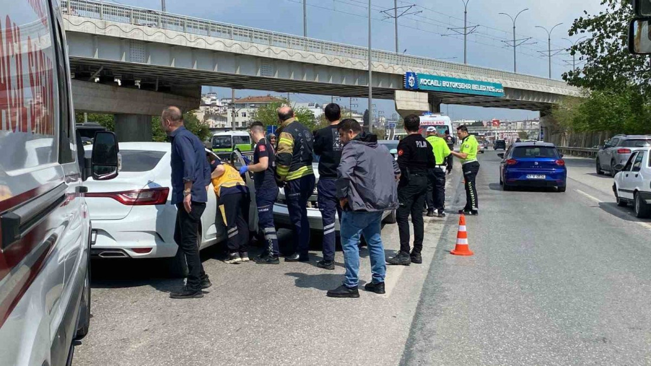 Kocaeli'de zincirleme trafik kazası: Yaralılar var