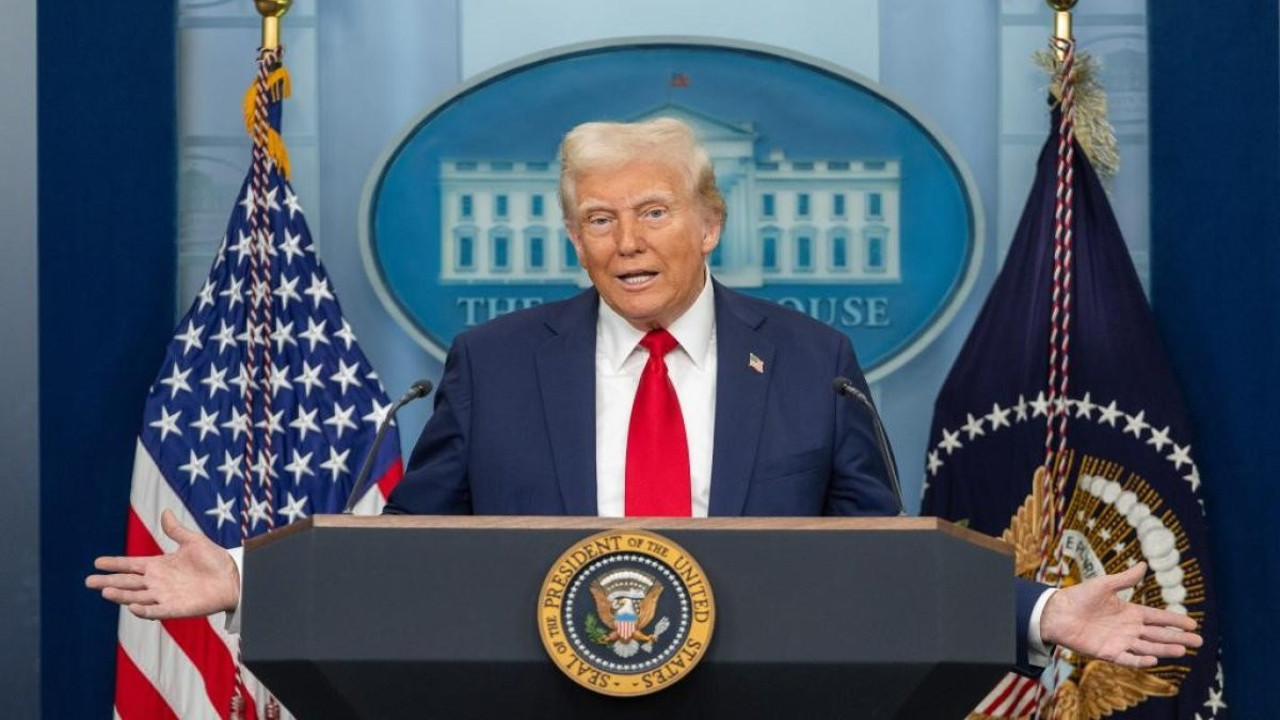 Trump’tan Panama ve Süveyş Kanalı resti: ABD gemileri ücret ödemesin!