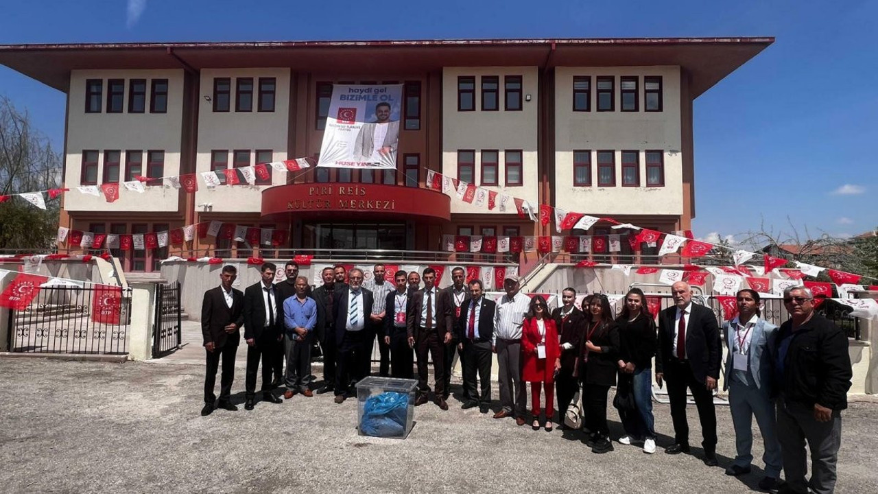 ‘Yukarıdan talimat var’ dediler salonun kapısına kilit vurdular! Siyaset arenasında kongre krizi