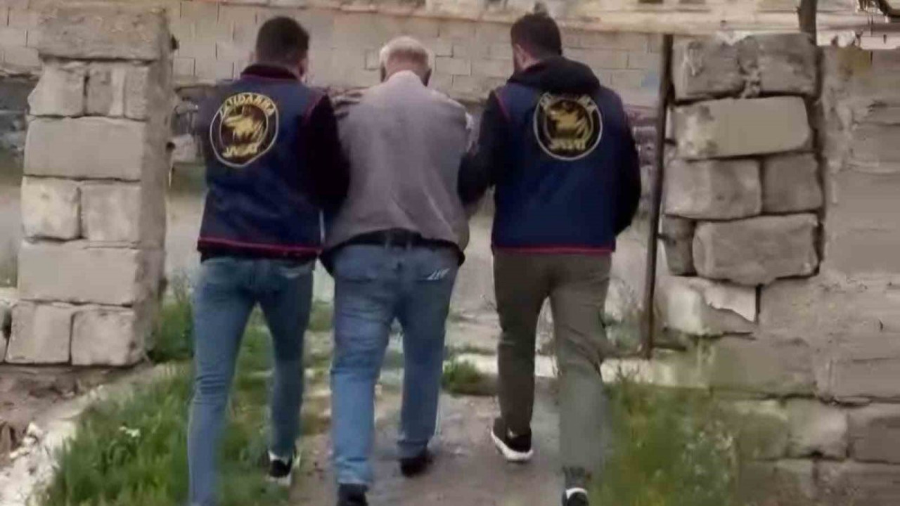 49 yıl hapisle aranıyordu! JASAT’ın takibiyle yakalandı