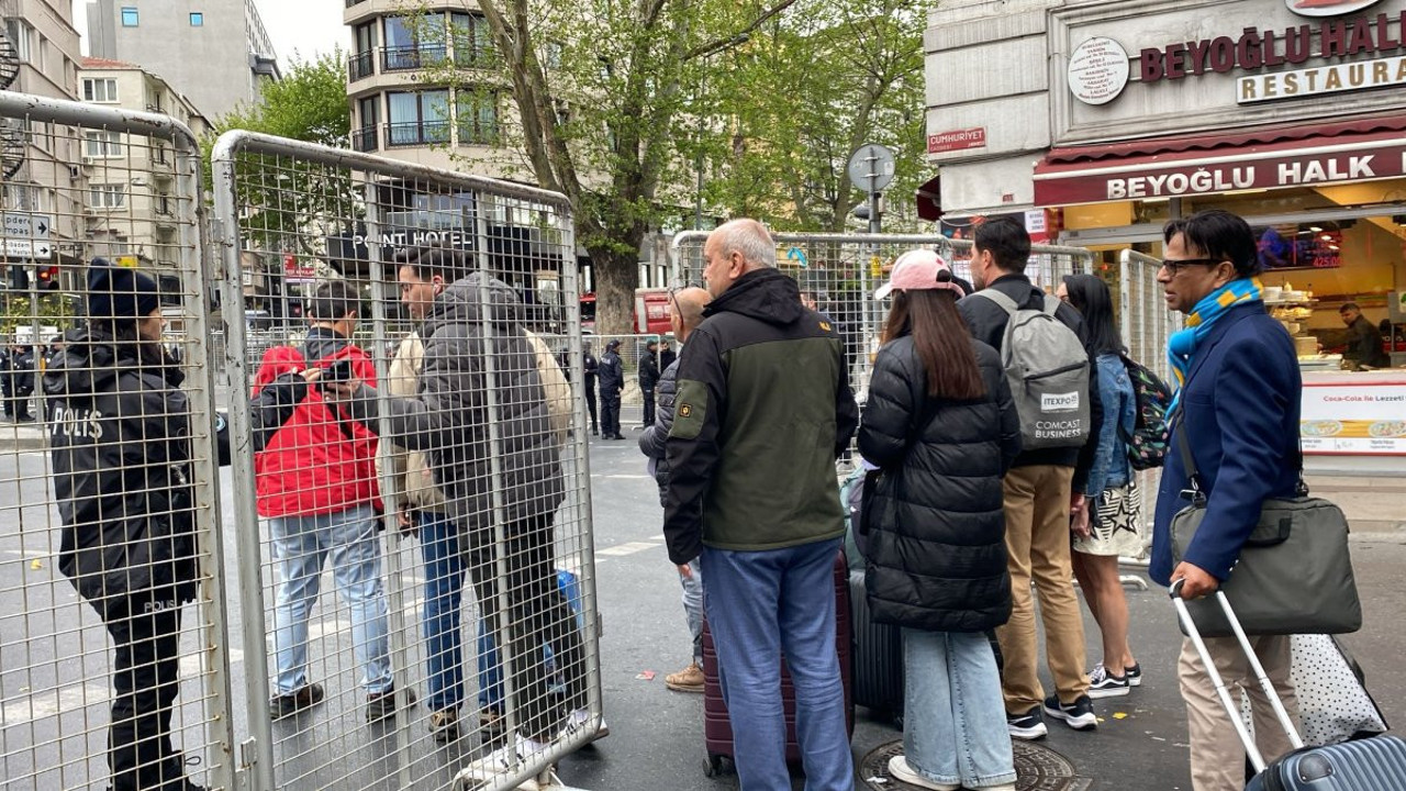 İstanbul'da 1 Mayıs ablukası! Yollar, metrolar kapatıldı vatandaş öfkeden çıldırdı
