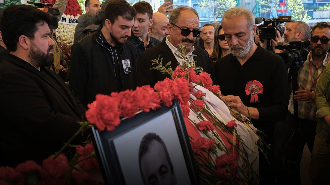 Yılmaz Erdoğan Sırrı Süreyya Önder'in cenazesinde gözyaşlarını tutamadı! Zor anlar yaşadı