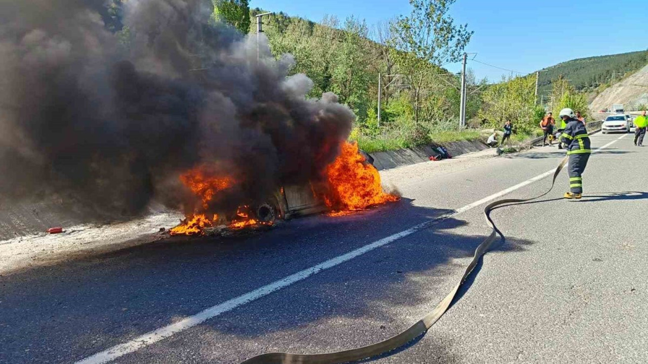 Alev alan araç küle döndü!