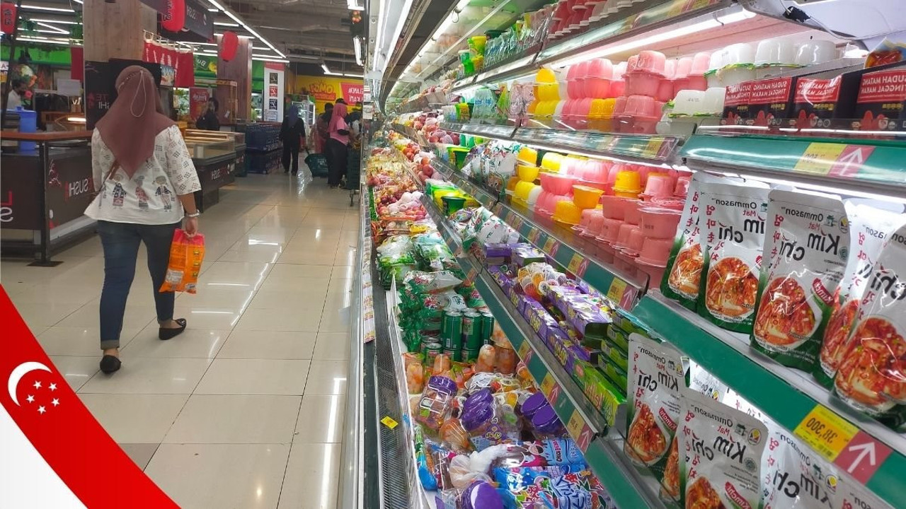 Mart, Singapur perakendecilerine yaradı