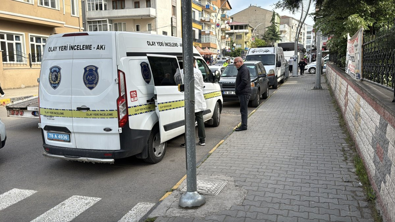 Feci ölüm! Genç kız kamyonetin altında kaldı