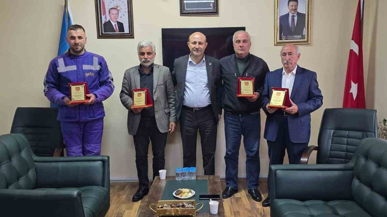 Yılın sürücülerine plaket verildi!