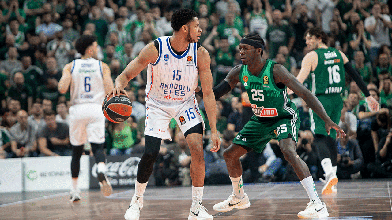 Atina'da Anadolu Efes'i Türkler yıktı