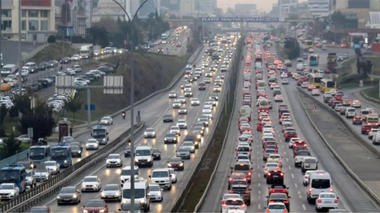 Plakalarda yeni dönem başlıyor. Değiştirmeyen trafikten men edilecek. Cezası 3 bin 809 TL