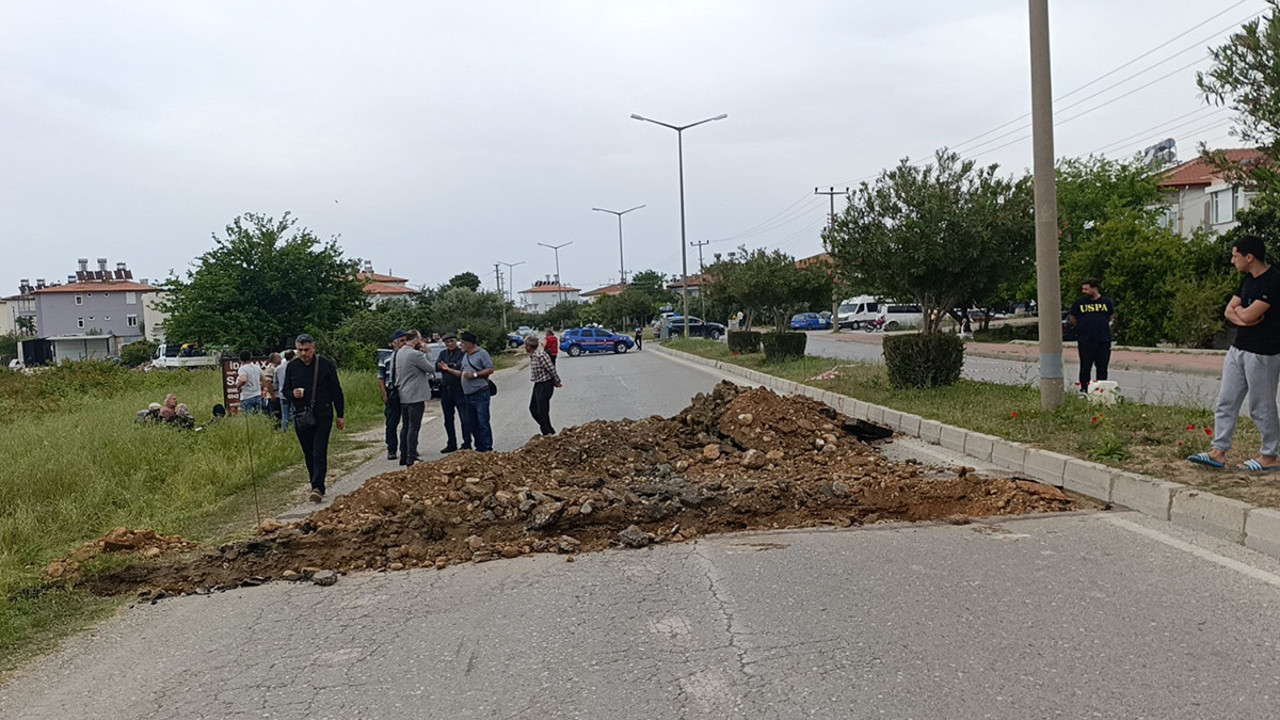 Mahkeme kararıyla yol kazılıp trafiğe kapatıldı: Otelciler şokta