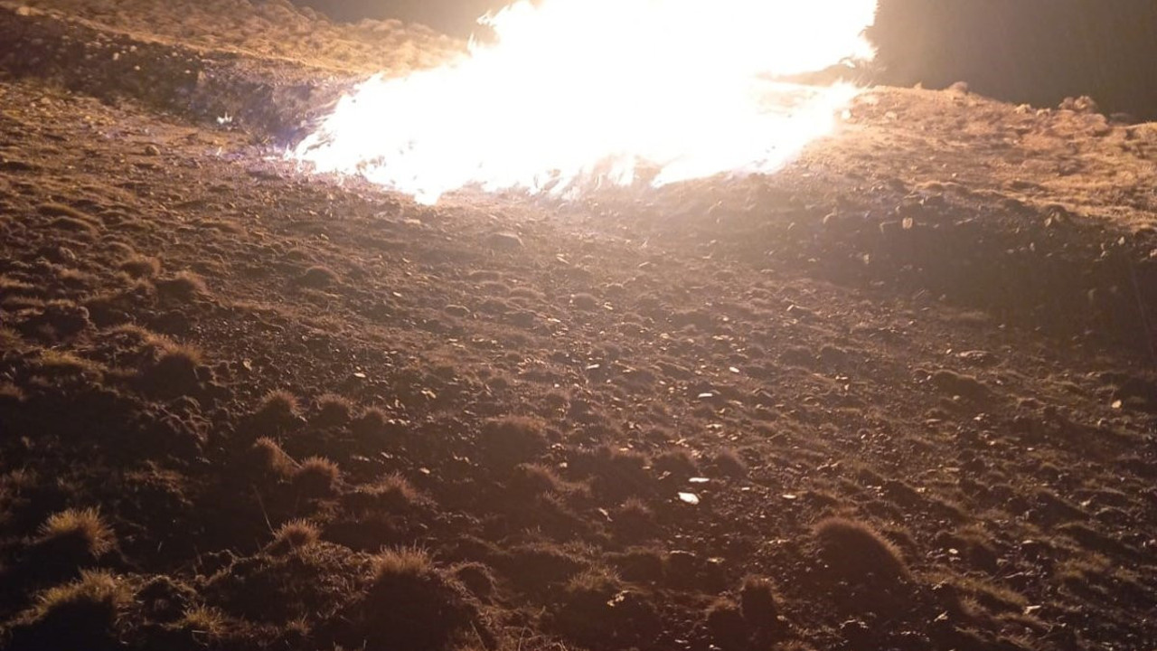 Sivas'ta doğalgaz boru hattında yangın