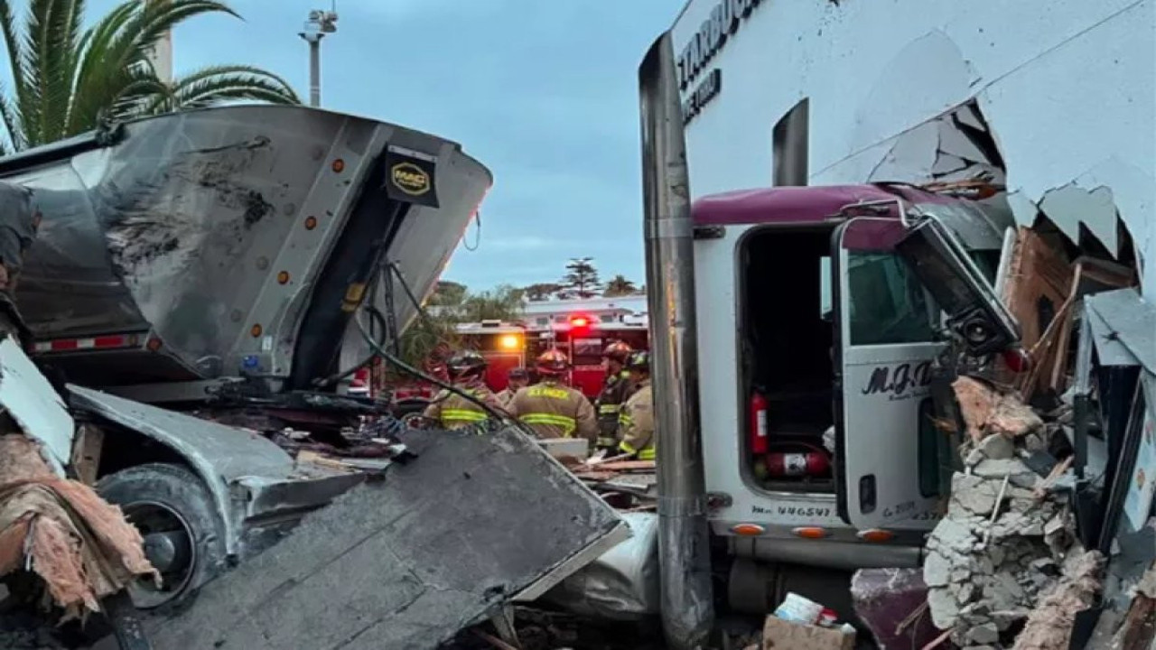Starbucks’a TIR çarptı