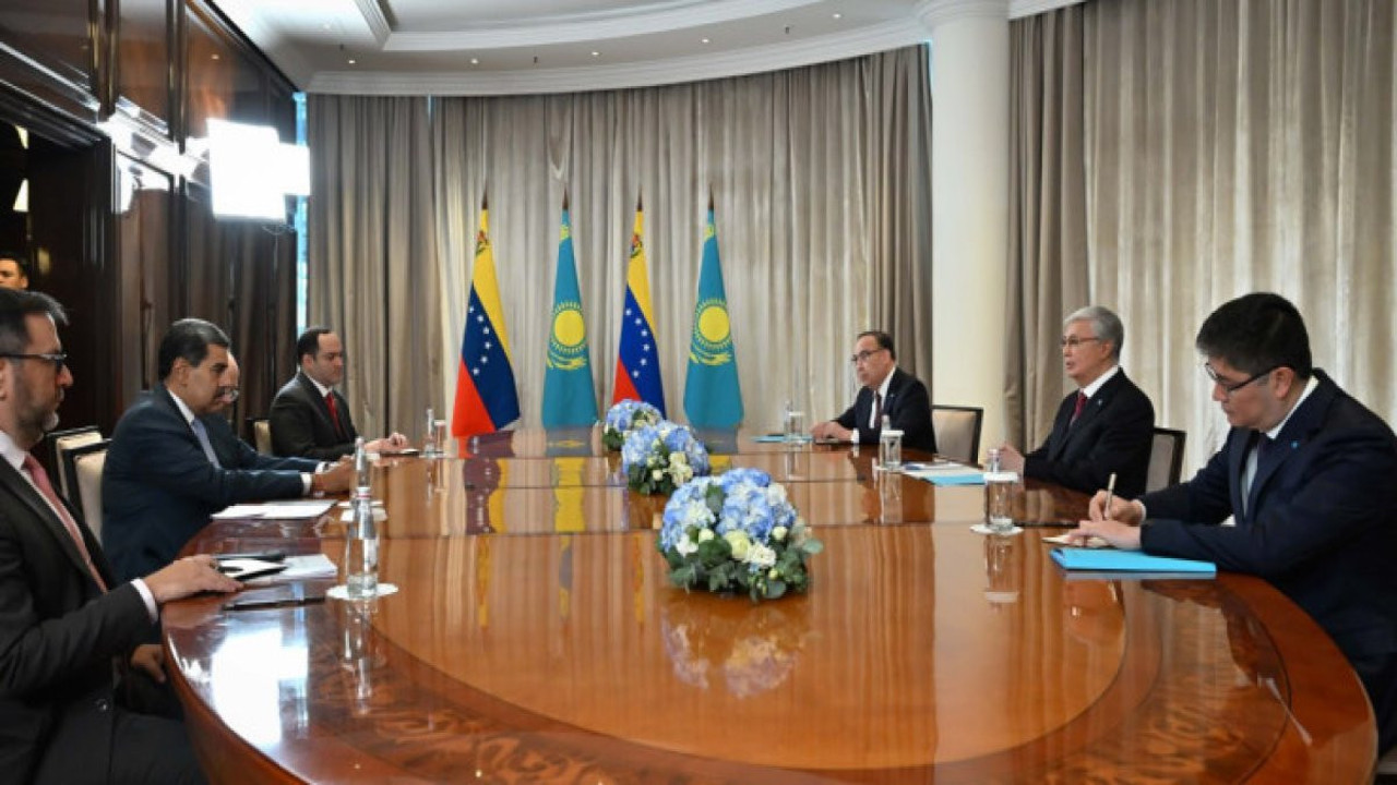 Tokayev ve Maduro, Moskova’da bir araya geldi