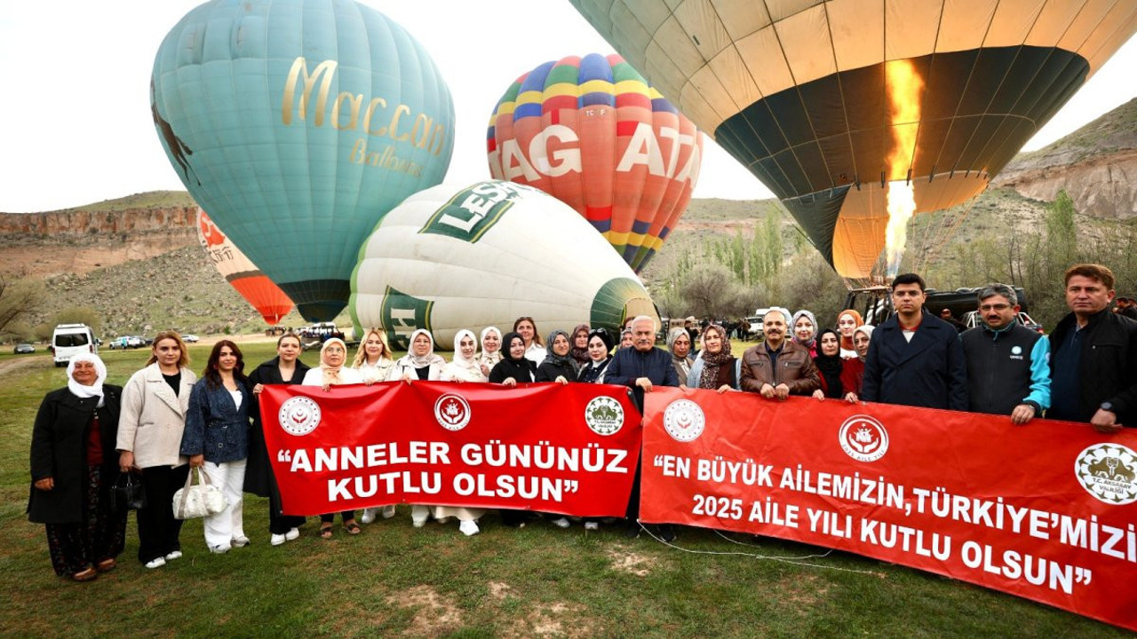 Anneler Günü'nde gökyüzüne yükselen sevgi: Ihlara'da balonlar anneler için havalandı