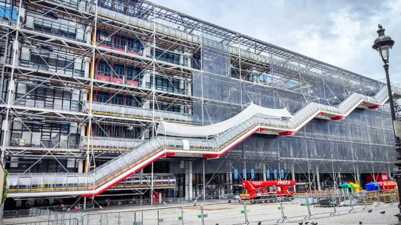 Kapalı bir tarih, açık bir sanat Paris'te!