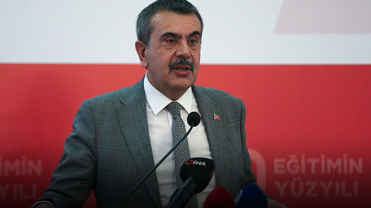 Bakan Tekin eleştirilere 'spekülasyon' deyip yeni müfredatı anlattı