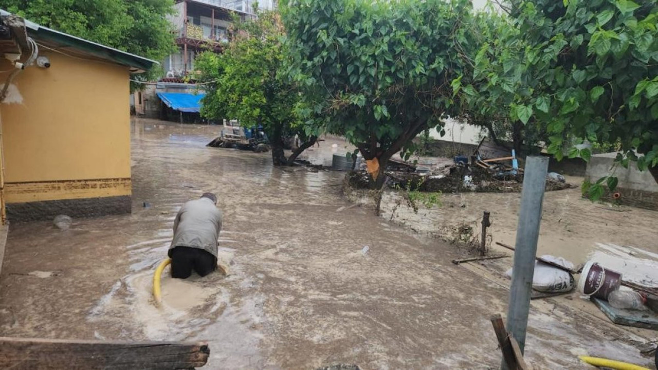 Sağanak ve dolu tarım arazilerine zarar verdi