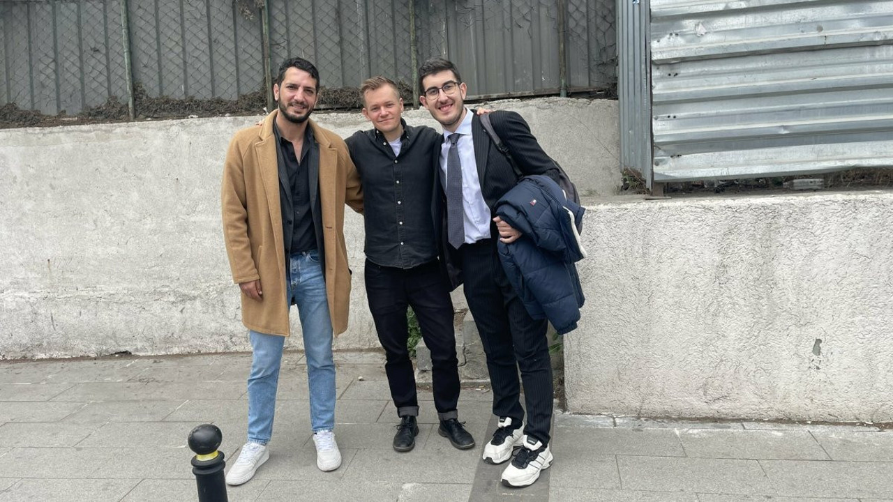 İsveçli gazeteci tahliye edildi! İlk işi bakın ne oldu...