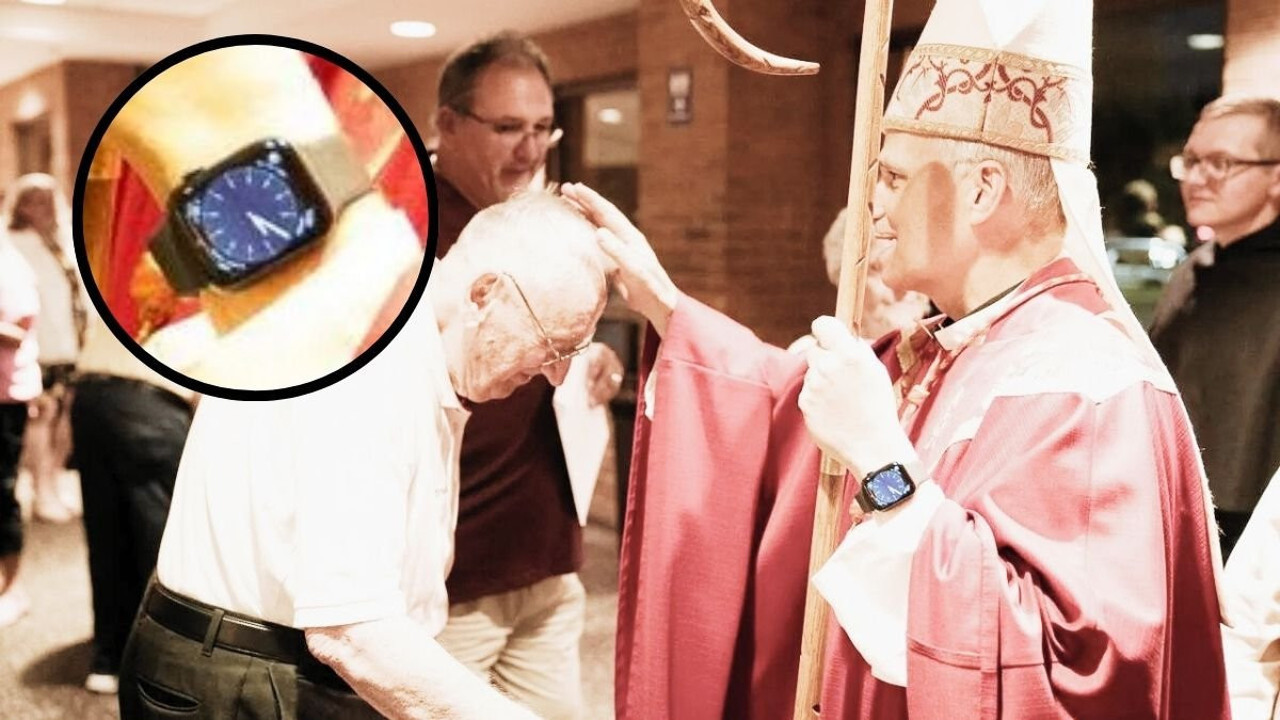 Papa'nın akıllı saati dünyada gündem oldu: Markası şaşırtmadı