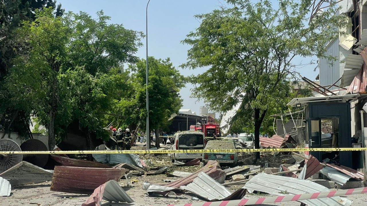 Halı fabrikasında korkutan patlama! Çok sayıda yaralı var
