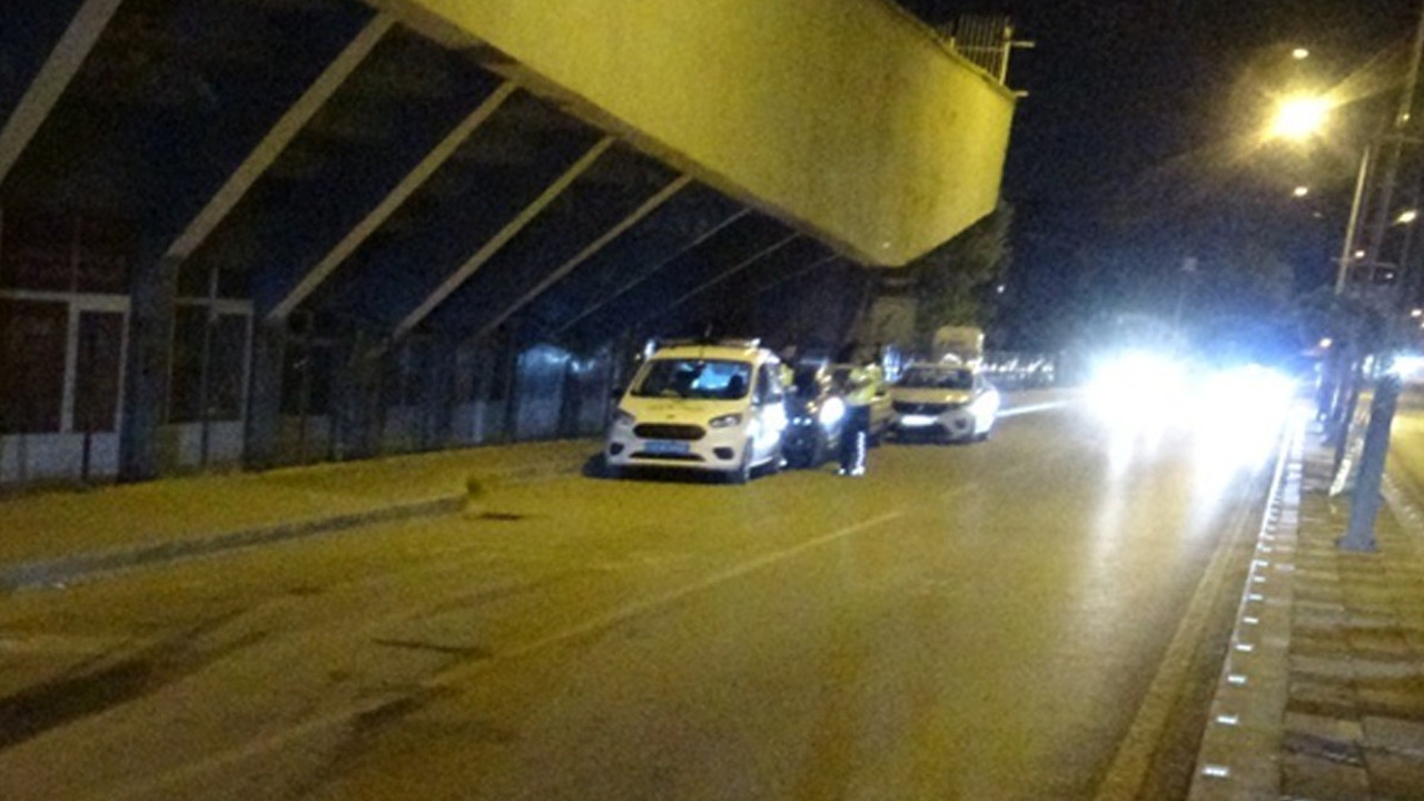 Polis takibinde feci kaza: Üniversiteli genç kızın durumu kritik