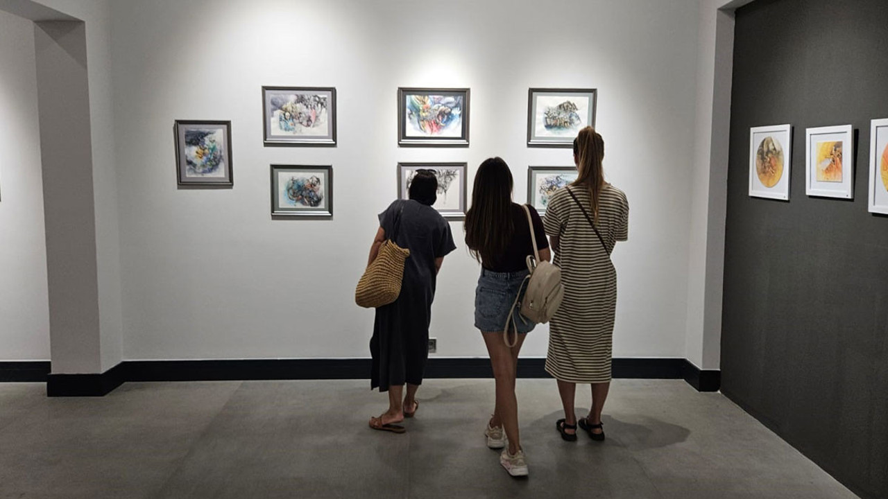 Ressam Zeynep Keklik'in 'Düşsel Yolculuklar'ı Ada Modern'de