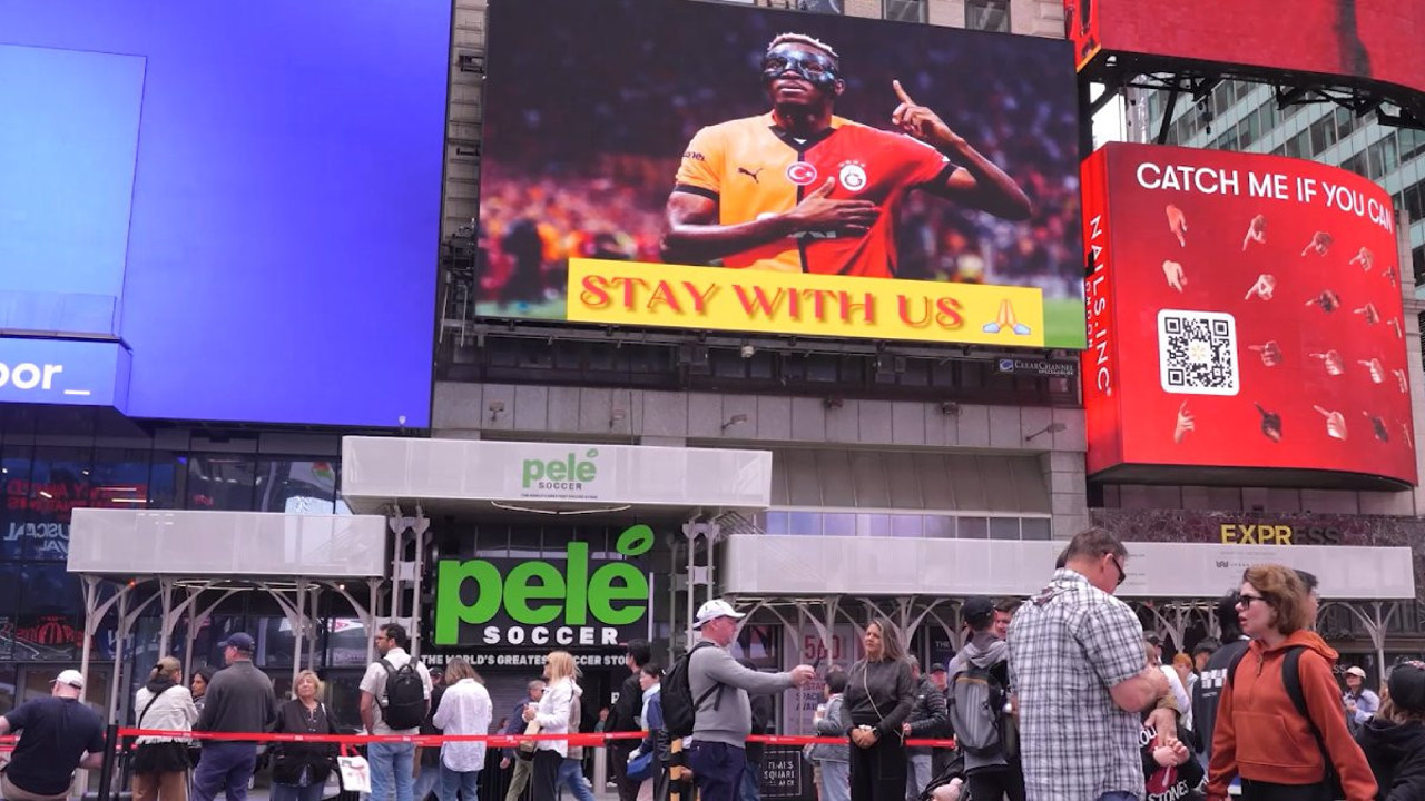 Osimhen sevgisi okyanusları aştı: Times Meydanı'ndan çağrı