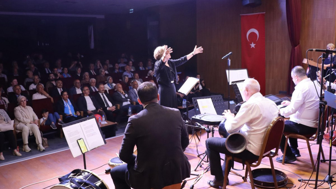 İYİ’ler Korosu Polatlı’yı fethetti: İlk konser coşkusu!