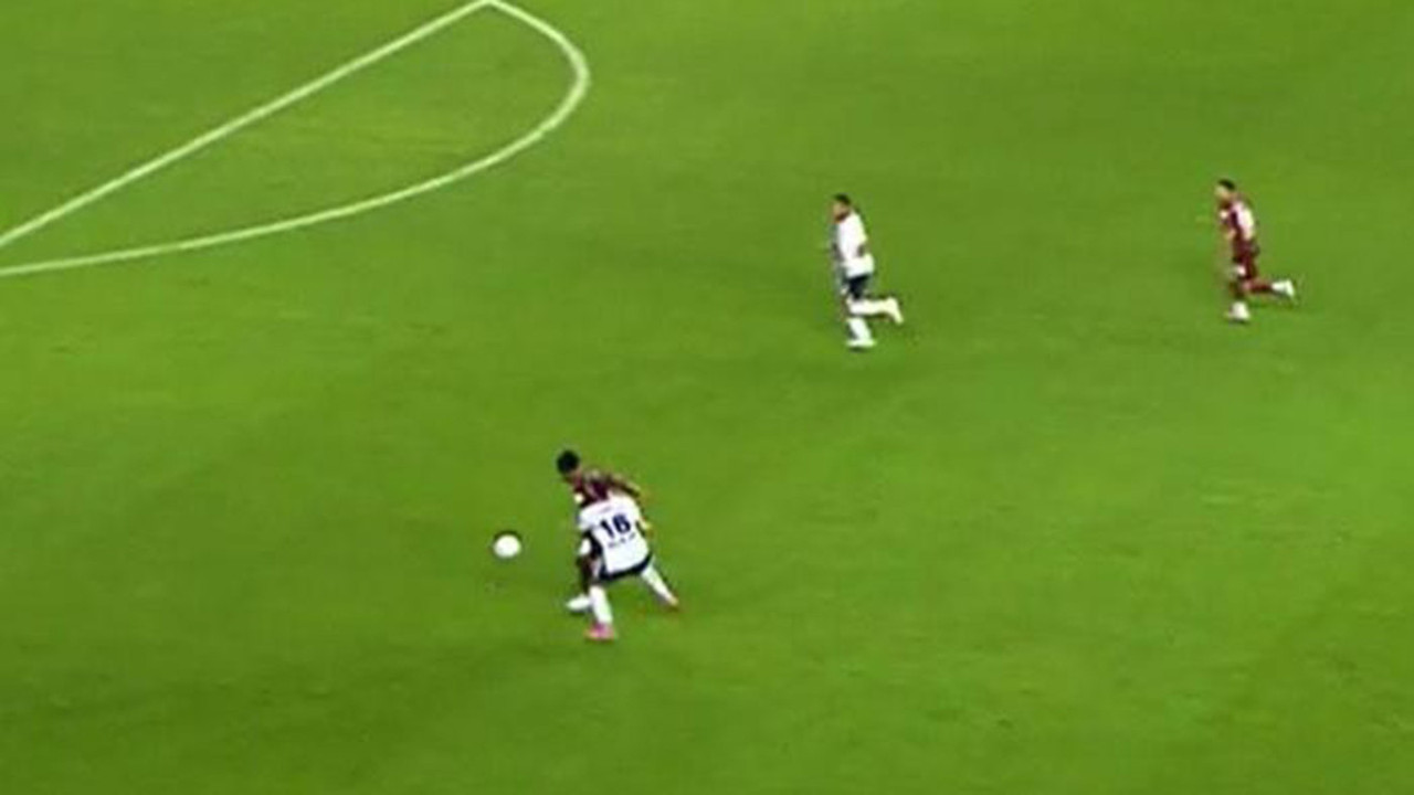 Trio ekibinden kırmızı kart ve penaltı yorumu: Hakem ve VAR sınıfta kaldı