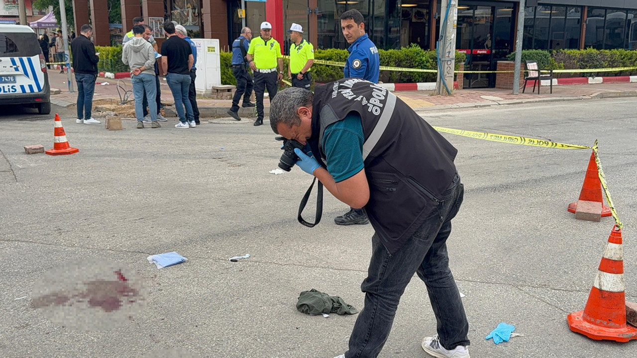 Antalya’da kanlı çatışma! Sopalar, bıçaklar havada uçuştu