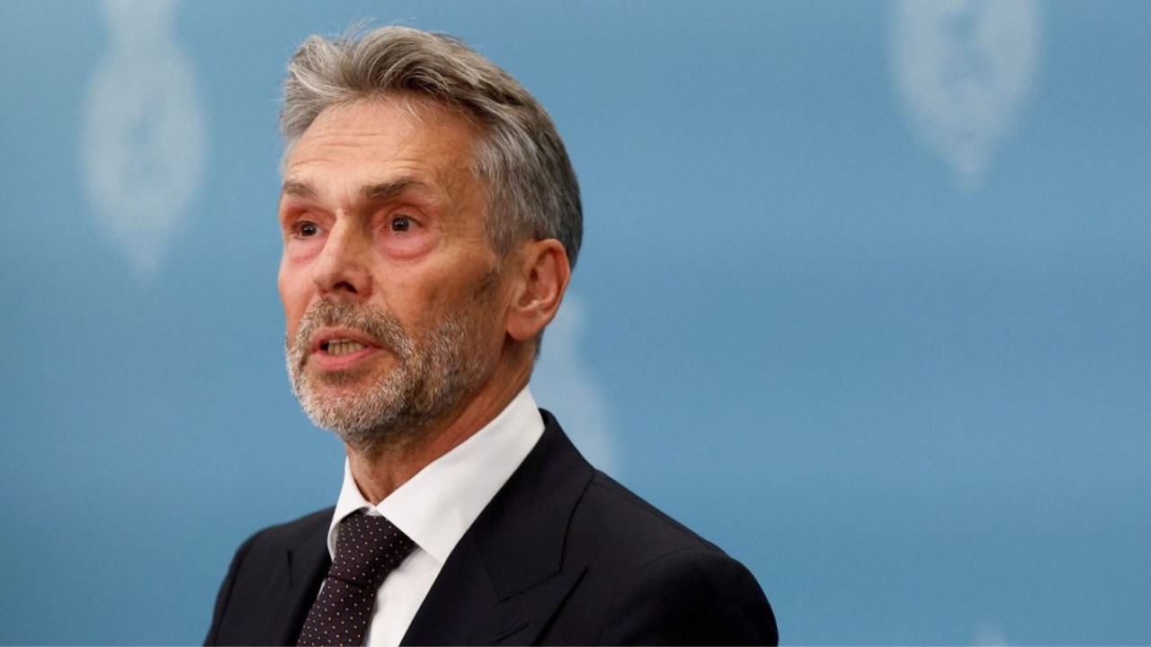 Avrupa siyasetini derinden sarsan istifa!